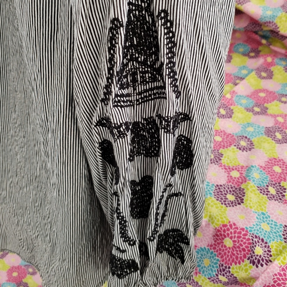 Simply Vera Vera Wang XL black white striped top - Picture 4 of 6